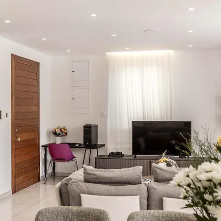 Haven 2 Cyprus فيلة